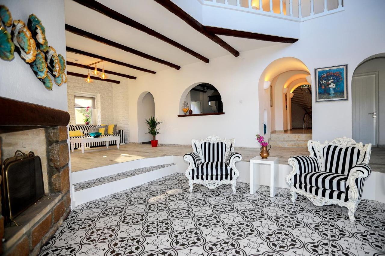 Flag Suites +12 Bodrum Bagian luar foto